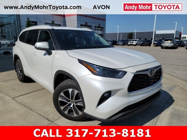 Used 2022 Toyota Highlander XLE with VIN 5TDGZRBH3NS239896 for sale in Avon, IN